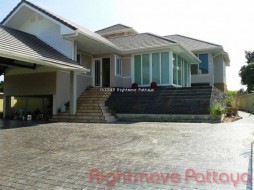 5 Beds House For Sale In Bang Saray-Not In A Village