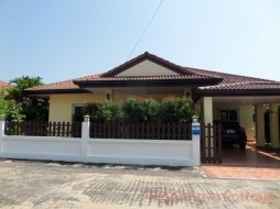 3 Beds House For Rent In East Pattaya-Pattaya Tropical