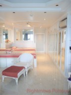 Studio Condo For Rent In Wongamat-Sky Beach