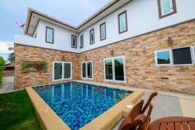 3 Beds House For Sale In East Pattaya-Baan Suay Mai Ngam