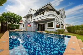 4 Beds House For Sale In East Pattaya-Country Club Villa