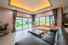 4 ห้องนอน บ้าน สำหรับขาย ใน ห้วยใหญ่ - Baan Pattaya 6