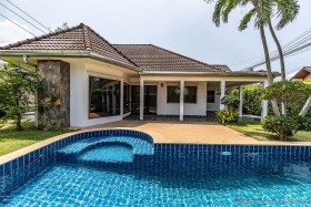 3 Beds House For Sale In East Pattaya-Pattaya Land & House