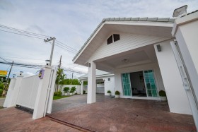 3 Beds House For Sale In East Pattaya-Not In A Village