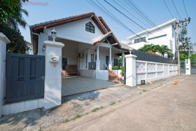3 Beds House For Rent In East Pattaya-Pattaya Green Ville