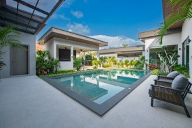 4 ห้องนอน บ้าน สำหรับขาย ใน พัทยาตะวันออก - Whispering Palms