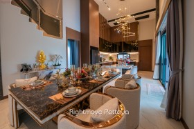 4 ห้องนอน บ้าน สำหรับขาย ใน พัทยาตะวันออก - Baan Mae Grand  ( Baan Mae 11 )