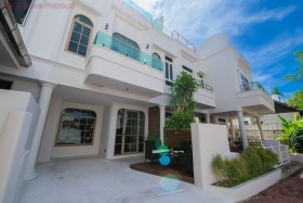 3 ห้องนอน บ้าน สำหรับขาย ใน วงศ์อมาตย์ - Wongamat Exclusive Place