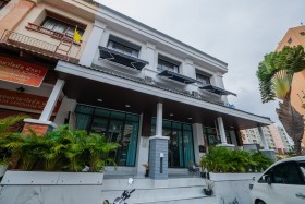 3 ห้องนอน บ้าน สำหรับขาย ใน จอมเทียน - Not In A Village