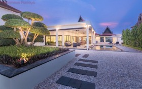 4 ห้องนอน บ้าน สำหรับขาย ใน พัทยาตะวันออก - Not In A Village