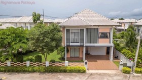 3 ห้องนอน บ้าน สำหรับขาย ใน พัทยาตะวันออก - Patta Village