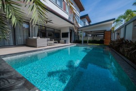 4 ห้องนอน บ้าน สำหรับขาย ใน พัทยากลาง - Zensiri Midtown Villas