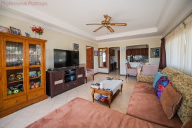 1 Bed Condo For Sale In Jomtien-View Talay Residence 4