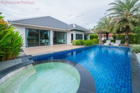 3 ห้องนอน บ้าน สำหรับขาย ใน พัทยาตะวันออก - European Thai House