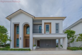 4 ห้องนอน บ้าน สำหรับขาย ใน พัทยาตะวันออก - The Palm Grandio