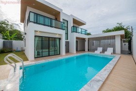 5 Beds House For Sale In Jomtien-Not In A Village