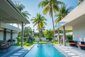 3 ห้องนอน บ้าน สำหรับขาย ใน ห้วยใหญ่ - SF Villas