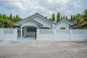 3 Beds House For Sale In East Pattaya-Fanthip Village