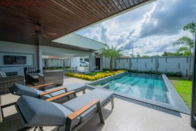 3 ห้องนอน บ้าน สำหรับขาย ใน พัทยาตะวันออก - Zensiri Lakeside Mabprachan