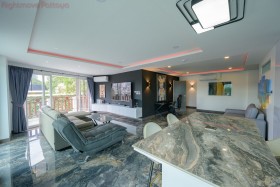3 ห้องนอน คอนโด สำหรับขาย ใน พัทยาใต้ - Pattaya Hill Resort