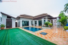 3 Beds House For Rent In Bang Saray-Grand Garden Home
