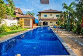 5 ห้องนอน บ้าน สำหรับขาย ใน พัทยาตะวันออก - Siam Gardens